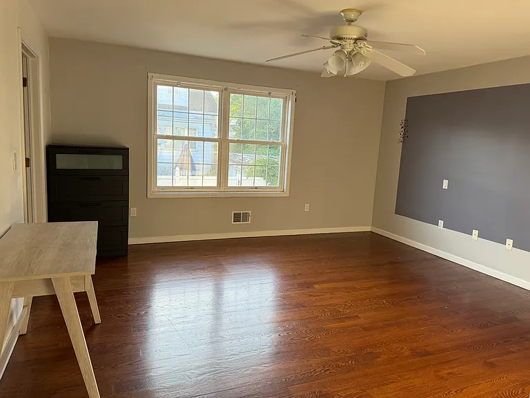19-21 Agate Pl — Photo 4