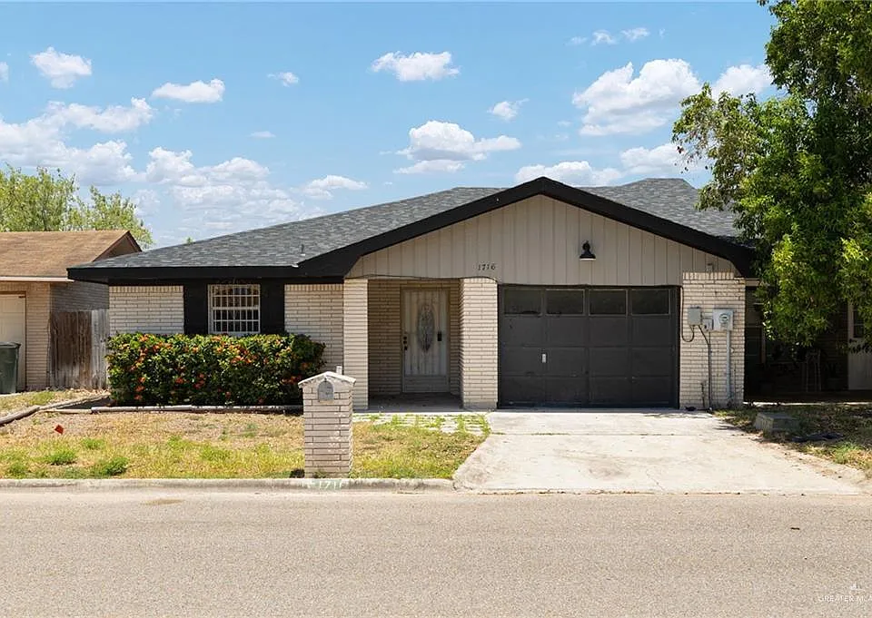 1716 W Gastel Cir #1