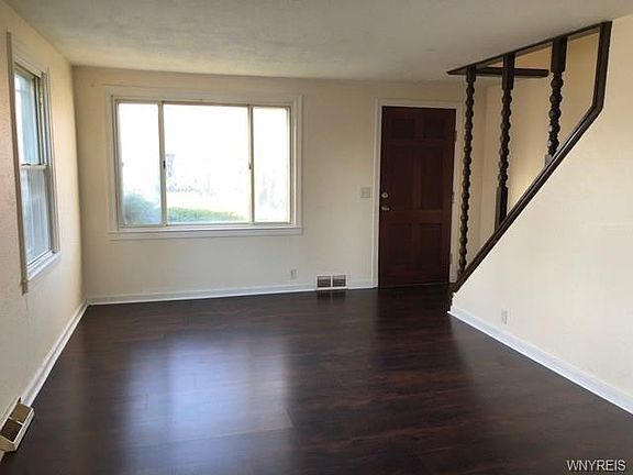 2nd image of 185 Saint Lawrence Ave