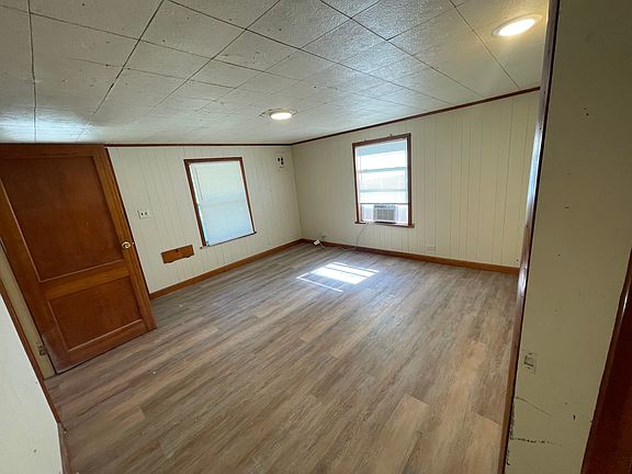 5th image of 804 W 44th St