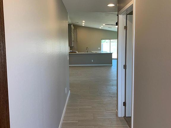 3rd image of 2554 E Pueblo Ave