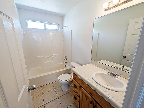 4th image of 4038 N Heatherfield Ln