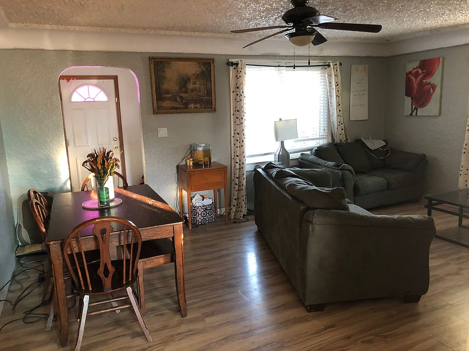 Main living /dining room
