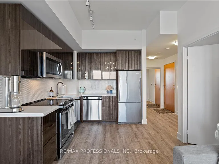 30 Shore Breeze Dr #1422 — Photo 16