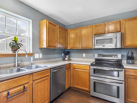4th image of 1404 Dovetail Dr