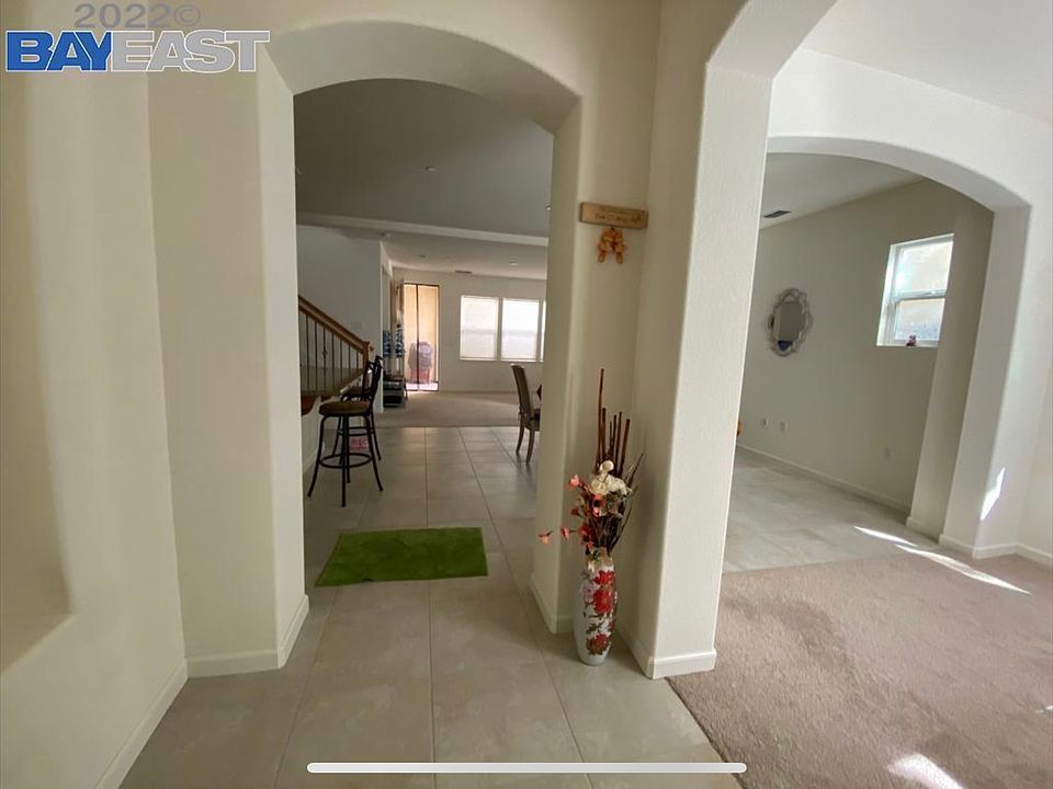1st image of 703 N Claret Ln