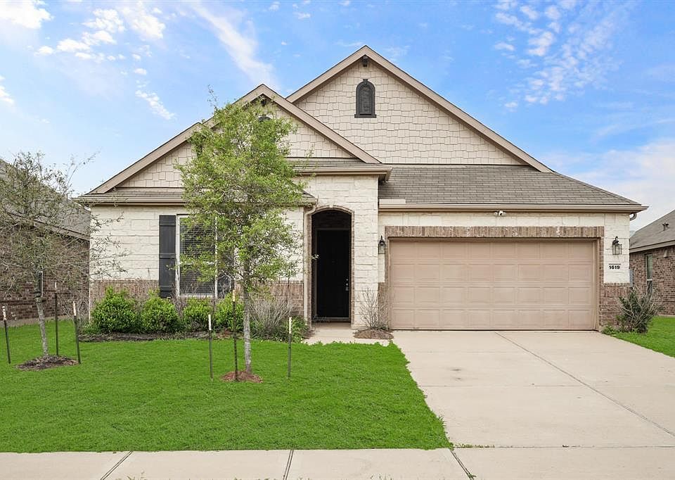 1st image of 1619 Mornington Station Drive