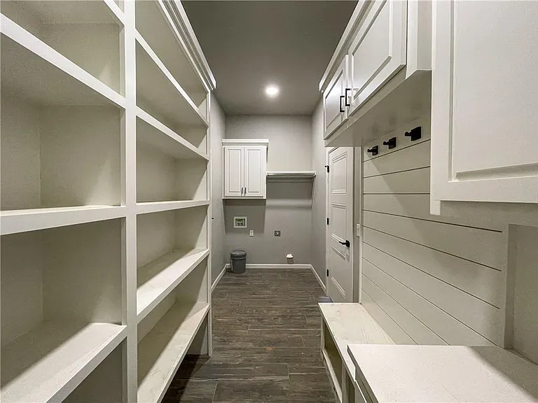 15809 Capri Ln — Photo 16