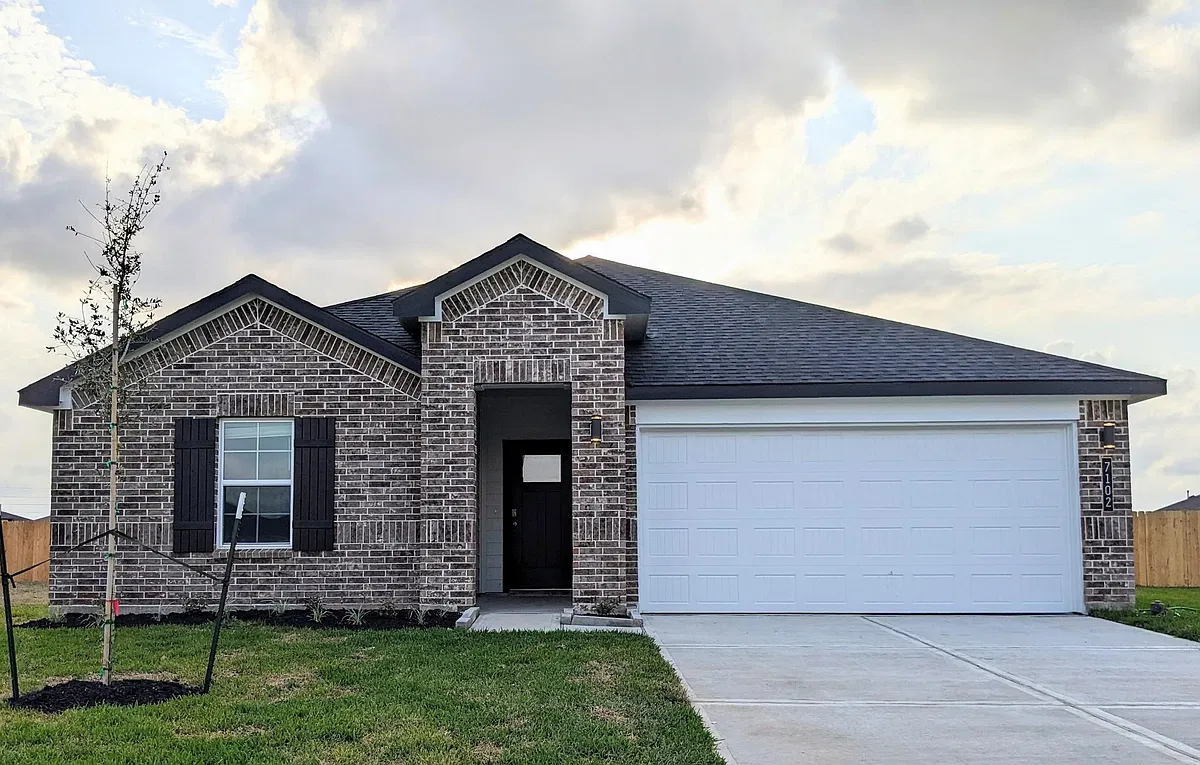 Building Photo - 7102 Sunset Creek Dr