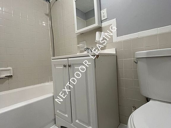 3rd image of 96 Stevens Ave #3LM