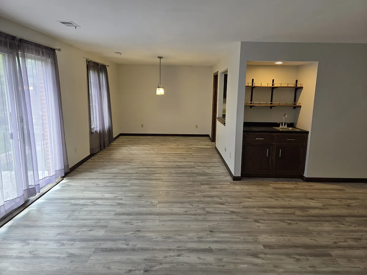 Dinning Area - 1411 Brookside Dr #3