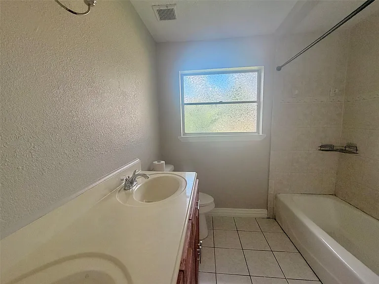12211 Wessex Dr — Photo 19