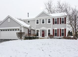 965 Ridgewood Dr, Cary, IL 60013