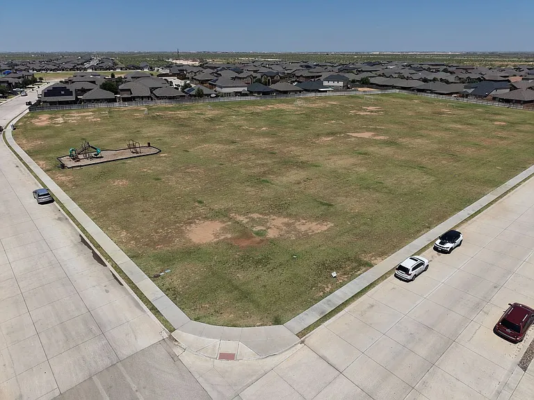 6408 Hall Of Fame Blvd — Photo 29