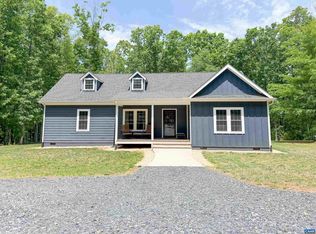 1387 Spreading Oak Rd, Arvonia, VA 23004