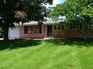 8 Park Circle Dr, Middletown, NY 10940