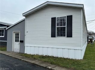 45 Nancy St NW, Barberton, OH 44203