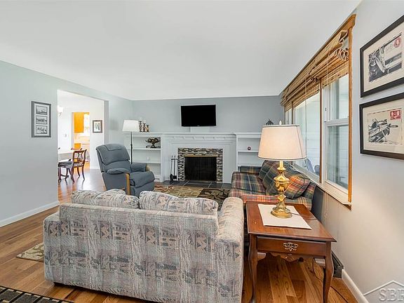4th image of 2688 Bradford Dr