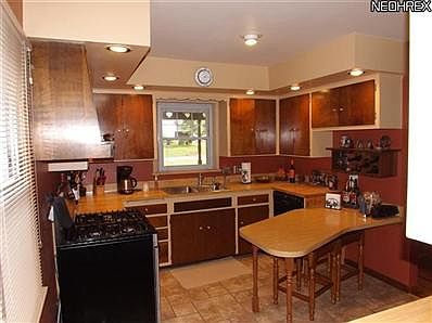 4th image of 206 Elmwood Dr
