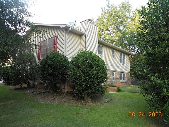 3rd image of 571 Westchester Cir