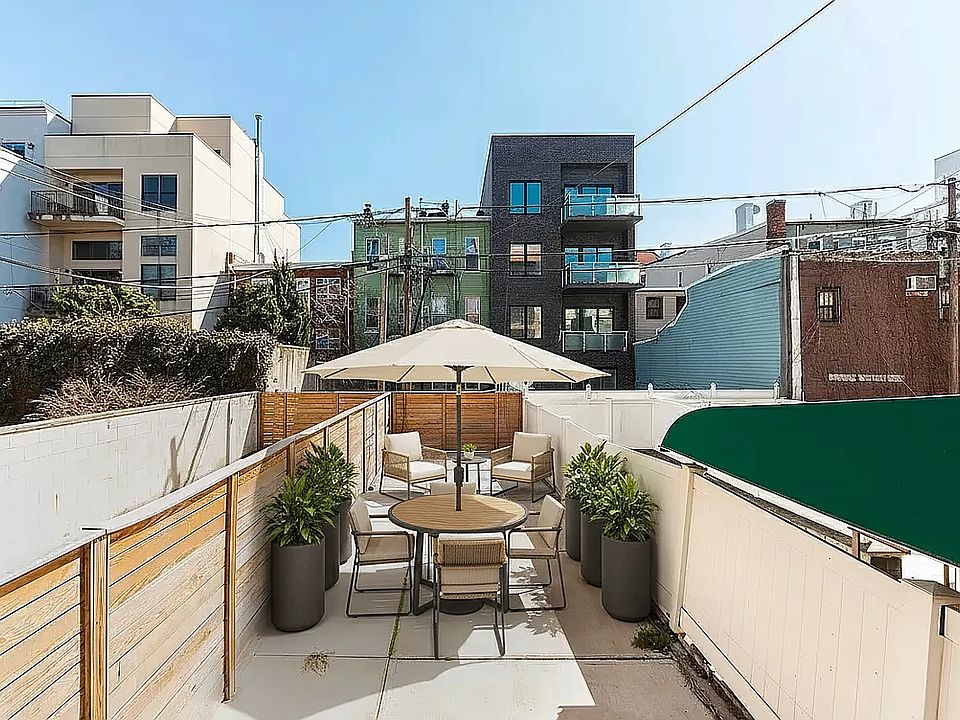 1st image of 188 Green St APT 1L