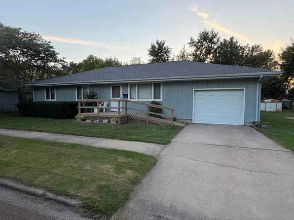 410 S 3rd St, Iola, KS 66749