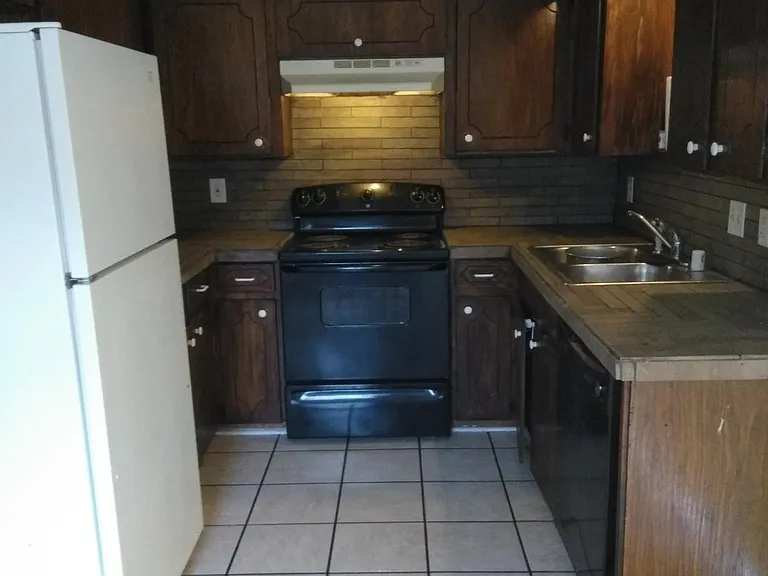 1516 W 7th St #1 — Photo 3