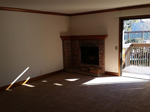 3rd image of 8860 Villa La Jolla Dr Unit 211