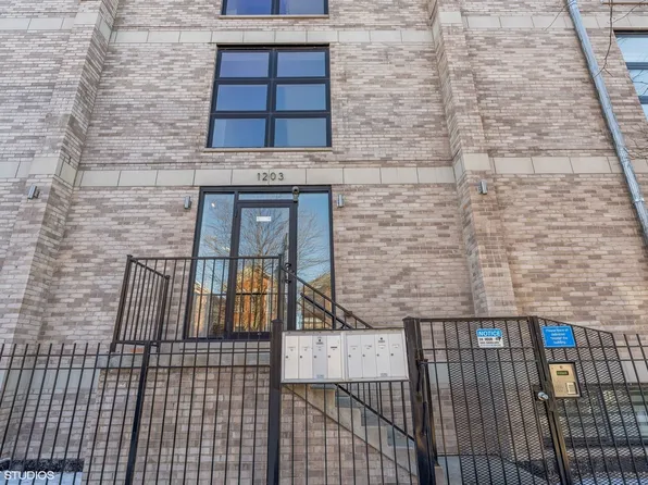 1203 E 46th St #4N, Chicago, IL 60653