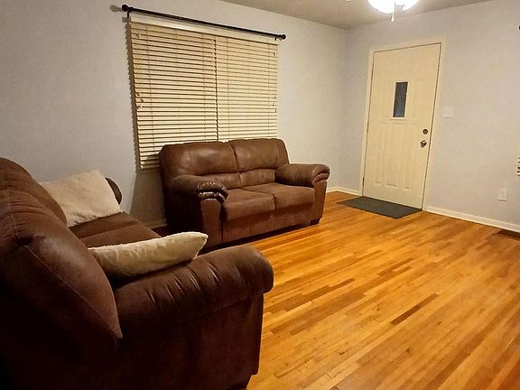 3rd image of 4924 N Best St
