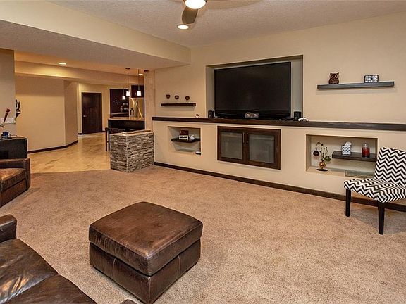 4th image of 8815 NW Newgate Dr