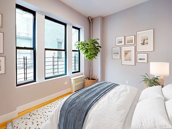 2nd image of 1061 Saint Nicholas Ave APT 4