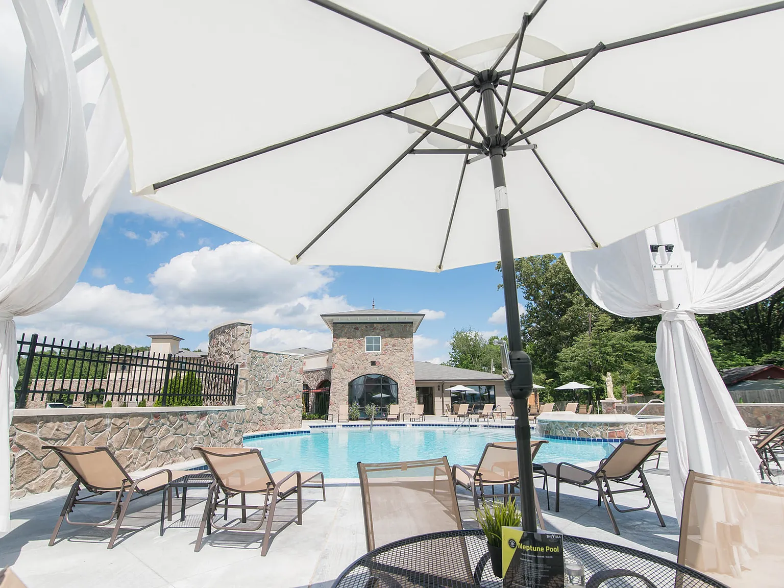The Villa at River Pointe Apartments — Photo 1