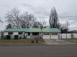 2037 Perri Pl, Medford, OR 97504