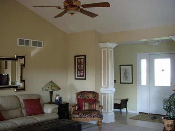 3rd image of 841 Bannerwood Dr-relisted