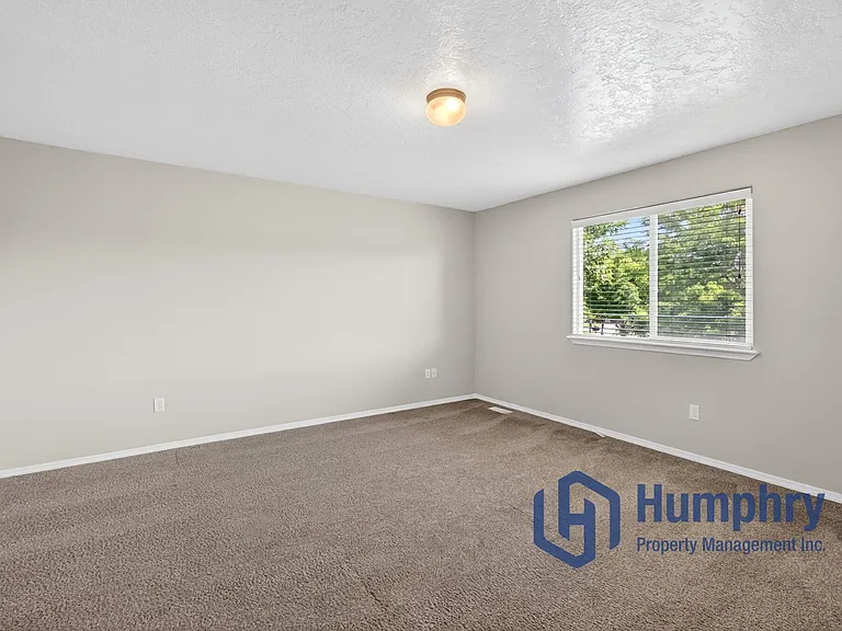 1359 E Palermo St — Photo 20