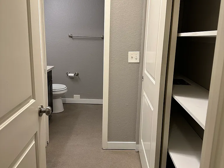 Emerald Place Apartments — Photo 9