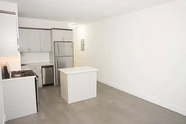 Rented by Parkway CRG Ltd. | media 13