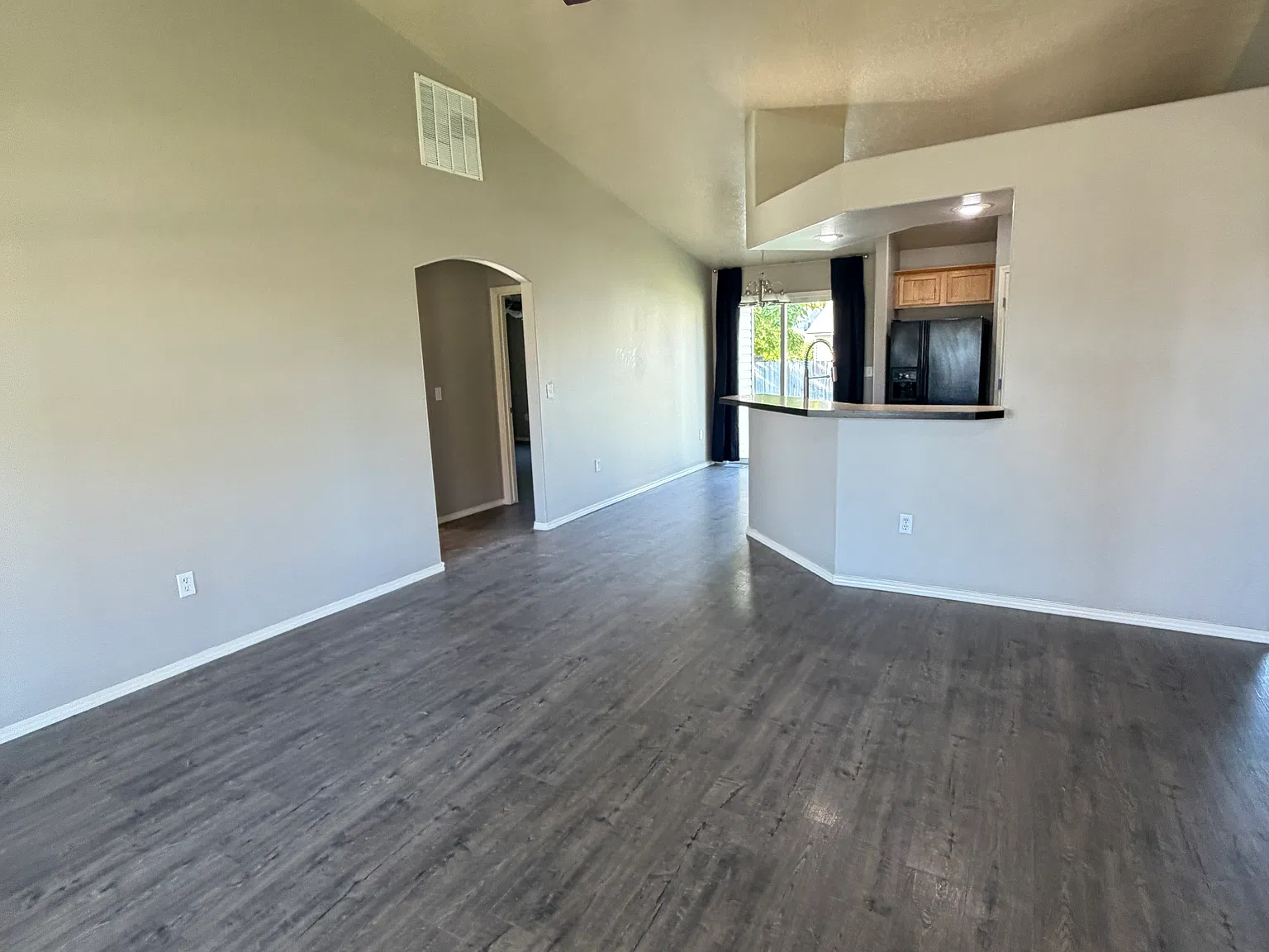 4 bed, 1340 sqft, $2,150 — Photo 4