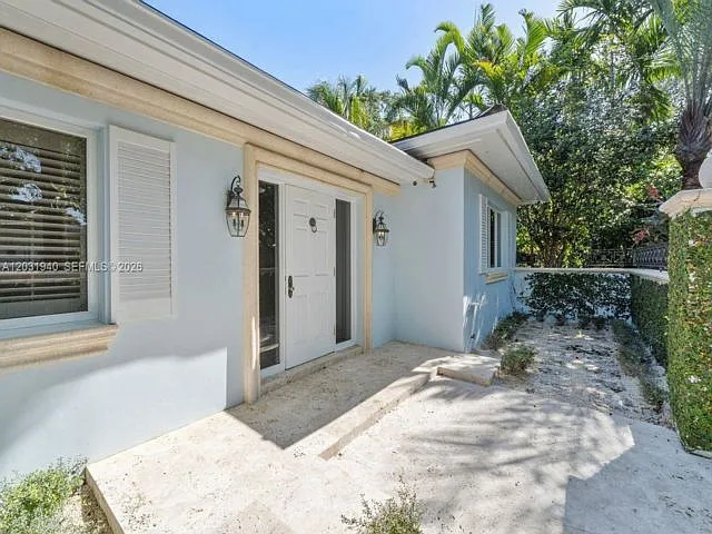 1037 Alfonso Ave — Photo 16