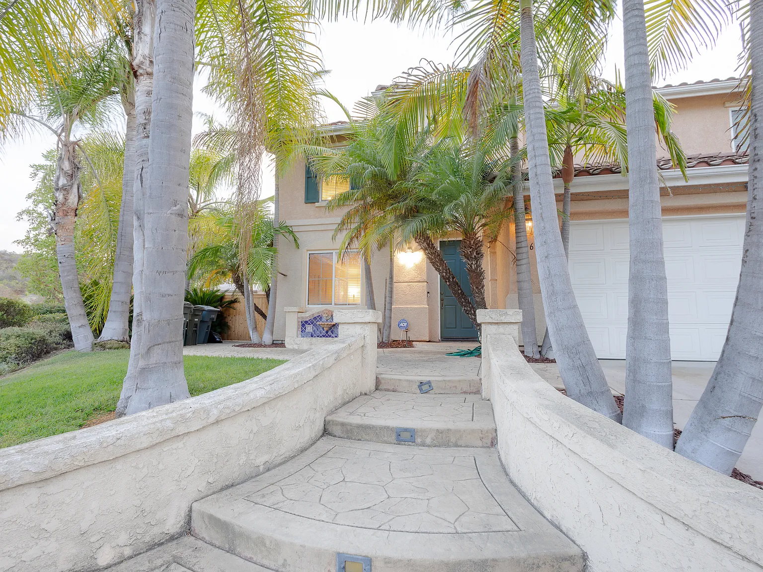 4 bed, 2.5 bath, 2467 sqft, $5,000 — Photo 1