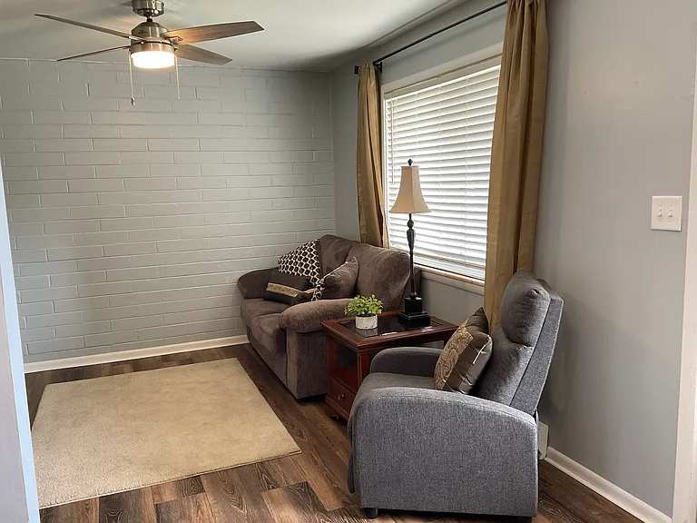 110 E Franklin St #7 — Photo 24