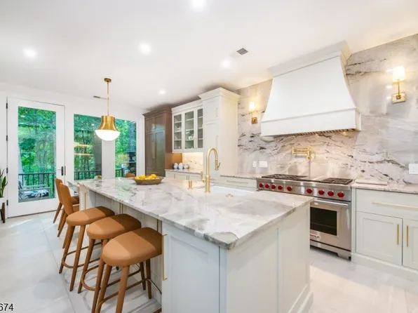 2 Park Pl, Mountain Lakes Boro, NJ 07046