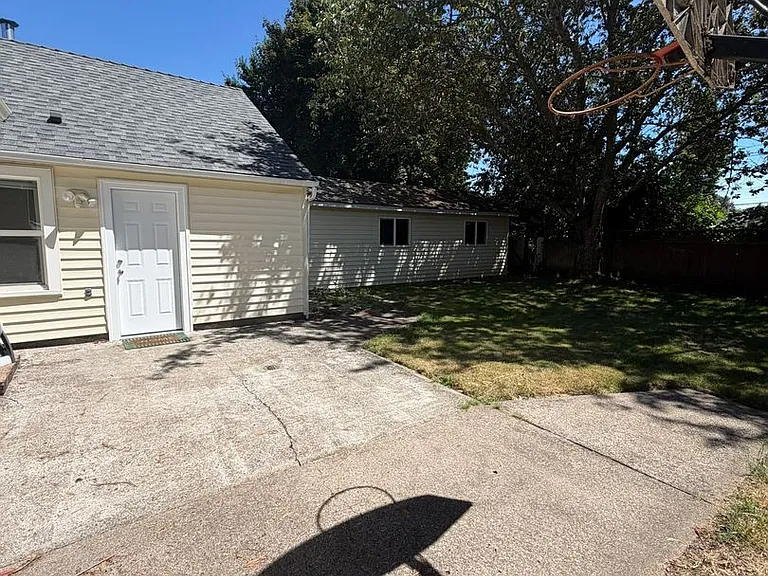 330 E Grant St — Photo 34