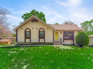 600 SW 24th St, Blue Springs, MO 64015