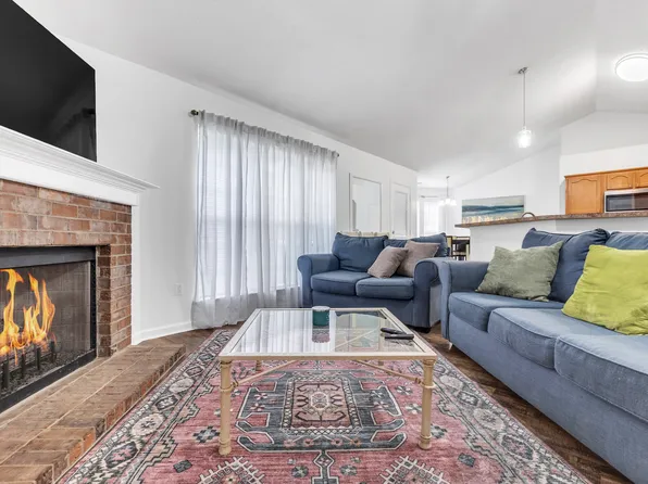 8301 Manhatten Dr, Southaven, MS 38671