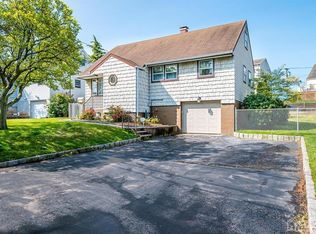 113 Maryknoll Rd, Metuchen, NJ 08840