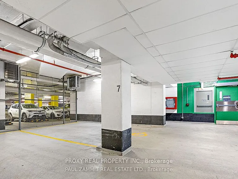 7167 Yonge St #621 — Photo 2