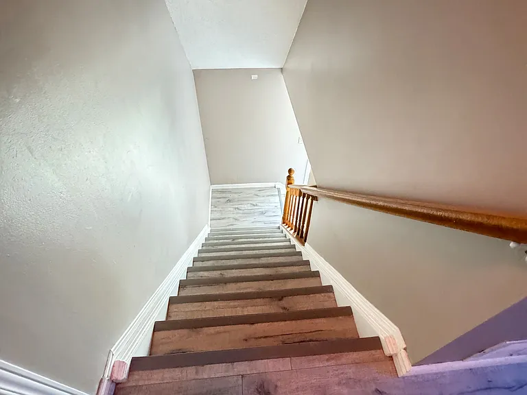 129 Kortright Rd W — Photo 9