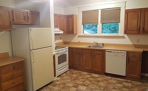 4th image of 3705 Stockton St